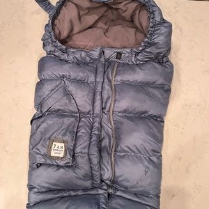 7am enfant blanket 212 good condition